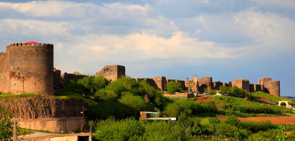 Unesco Sites in Turkey : Diyarbakır Fortress and Hevsel Gardens