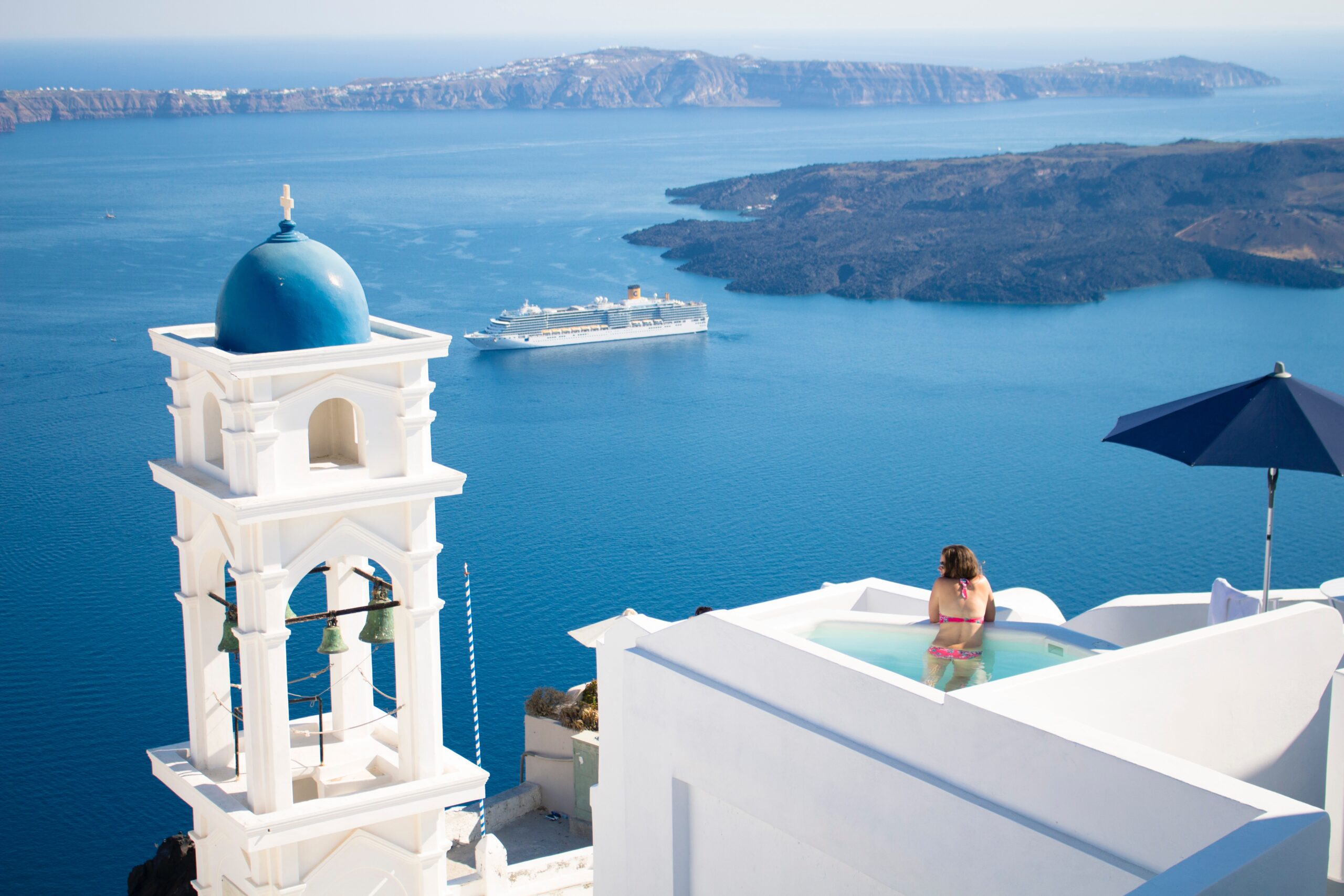 Island Hopping in Greece : Honeymoons in Santorini