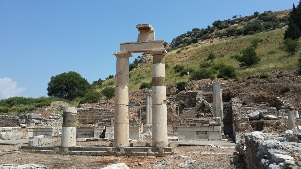 Ephesus travel guide : Prytaneon