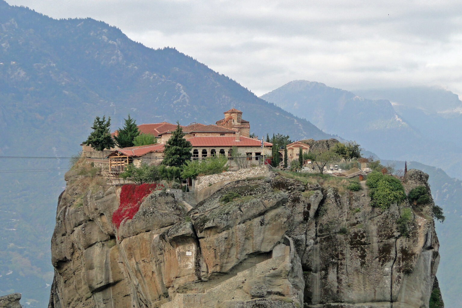 монастырь святой троицы в греции