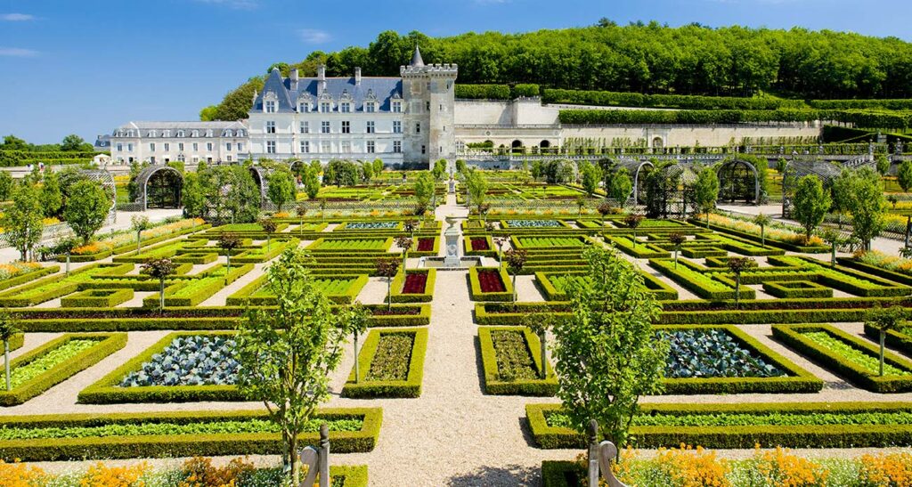 Châteaux Of the Loire Valley Travel Guide