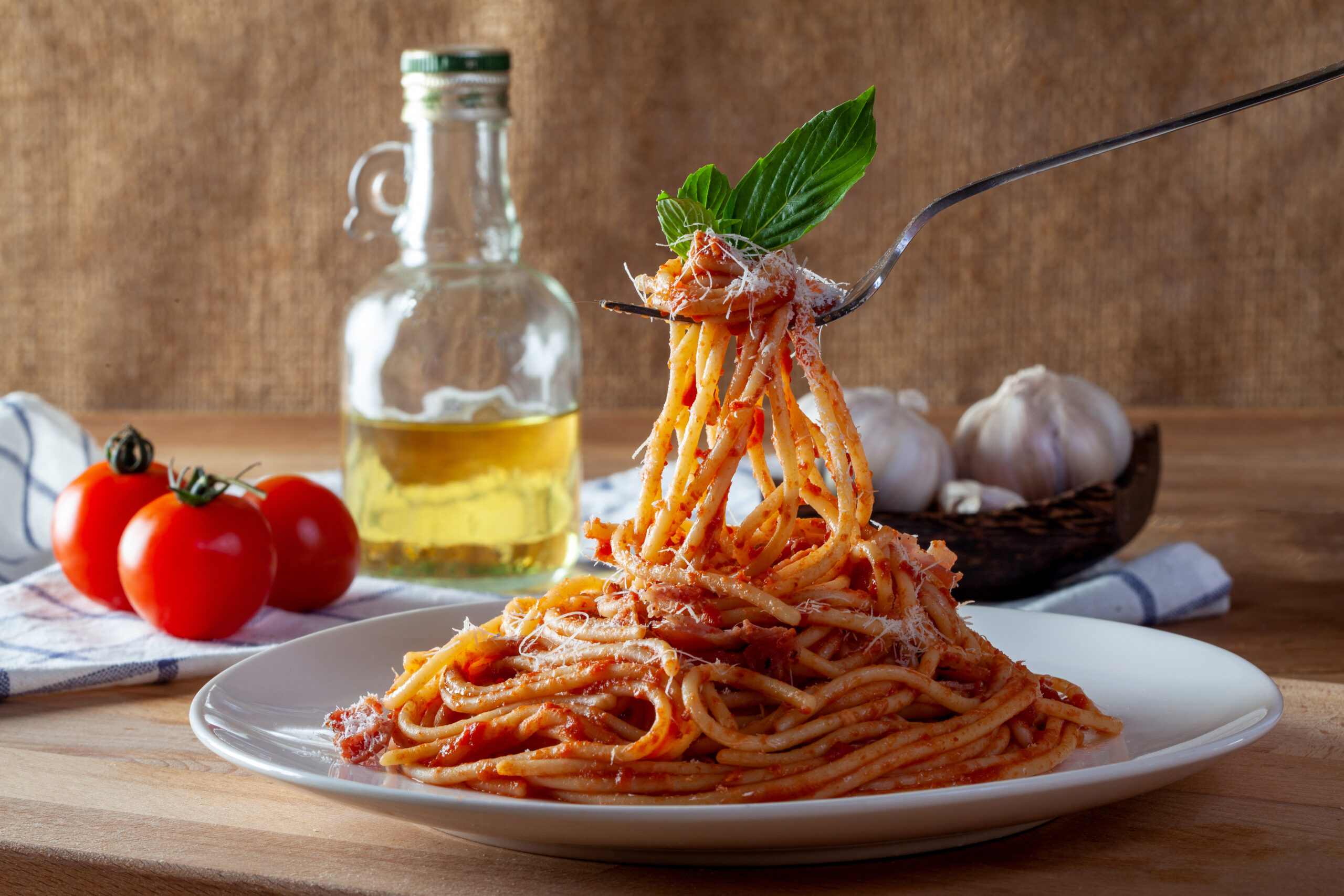 Лучшая итальянская кухня. Итальянская кухня. Итальянская кухня паста. Спагетти. Итальянские спагетти.