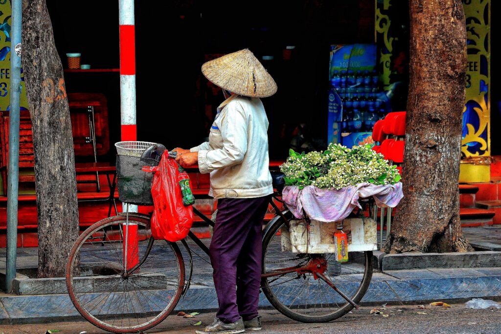 Vietnam Tours : Street life