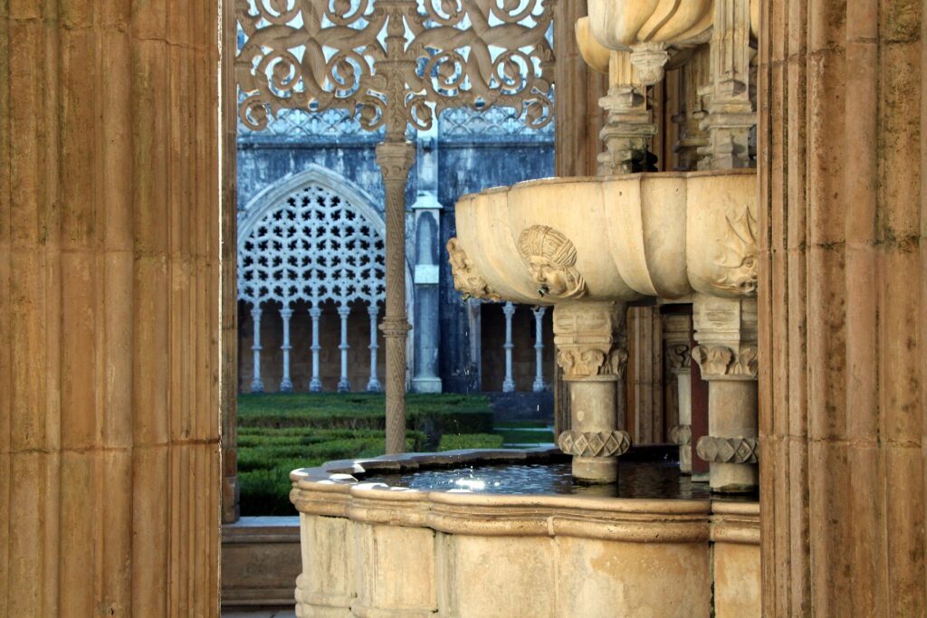 Batalha Monastery - Histyory and Facts / Intricate Details of the Monastery Fountain