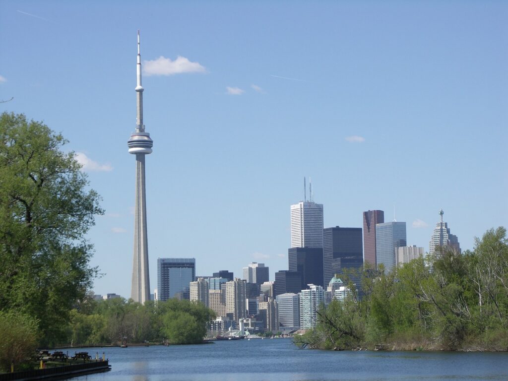 Best Things to Do in Toronto / CN Tower