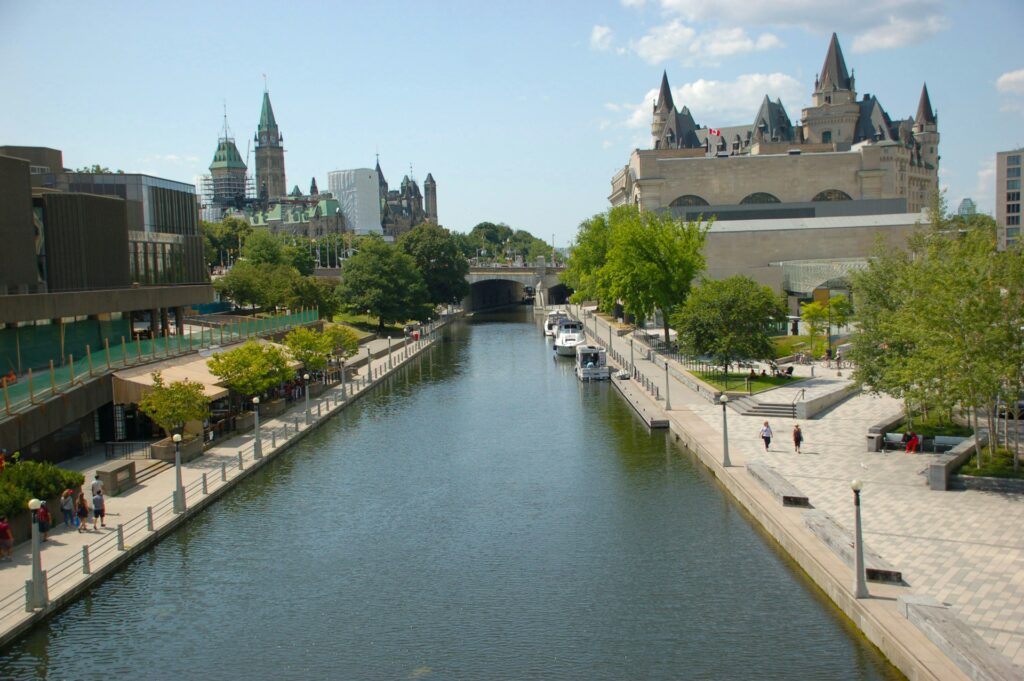 Best Places to Visit in Ottawa / Rideau Canal