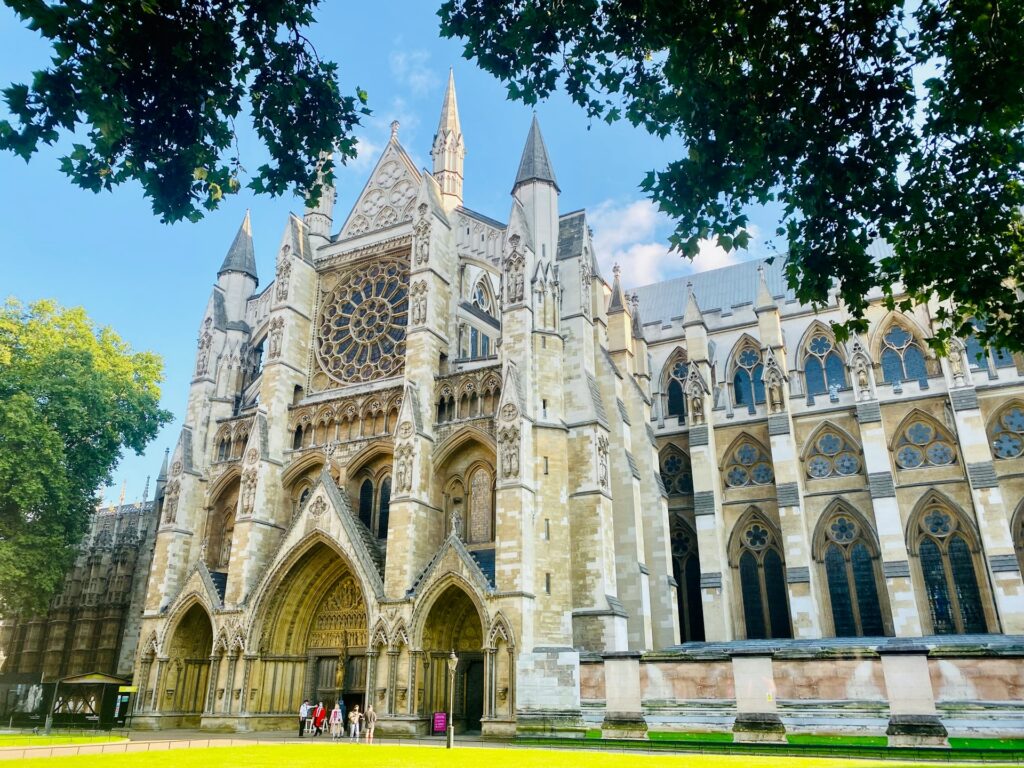 Best Places to Visit in London in 2024 / Westminster Abbey