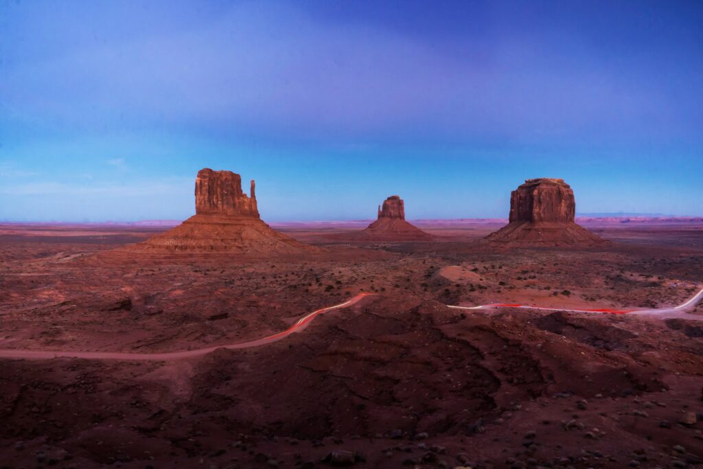 13 Best Places to Visit in Arizona / Monument Valley