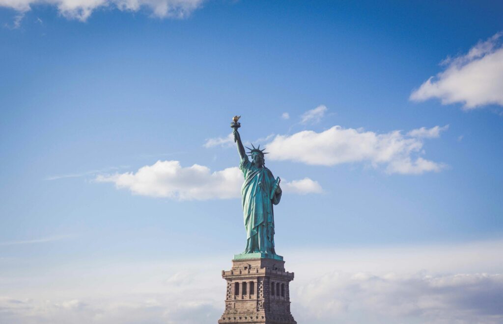 25 Best Places to Visit in New York / Statue of Liberty