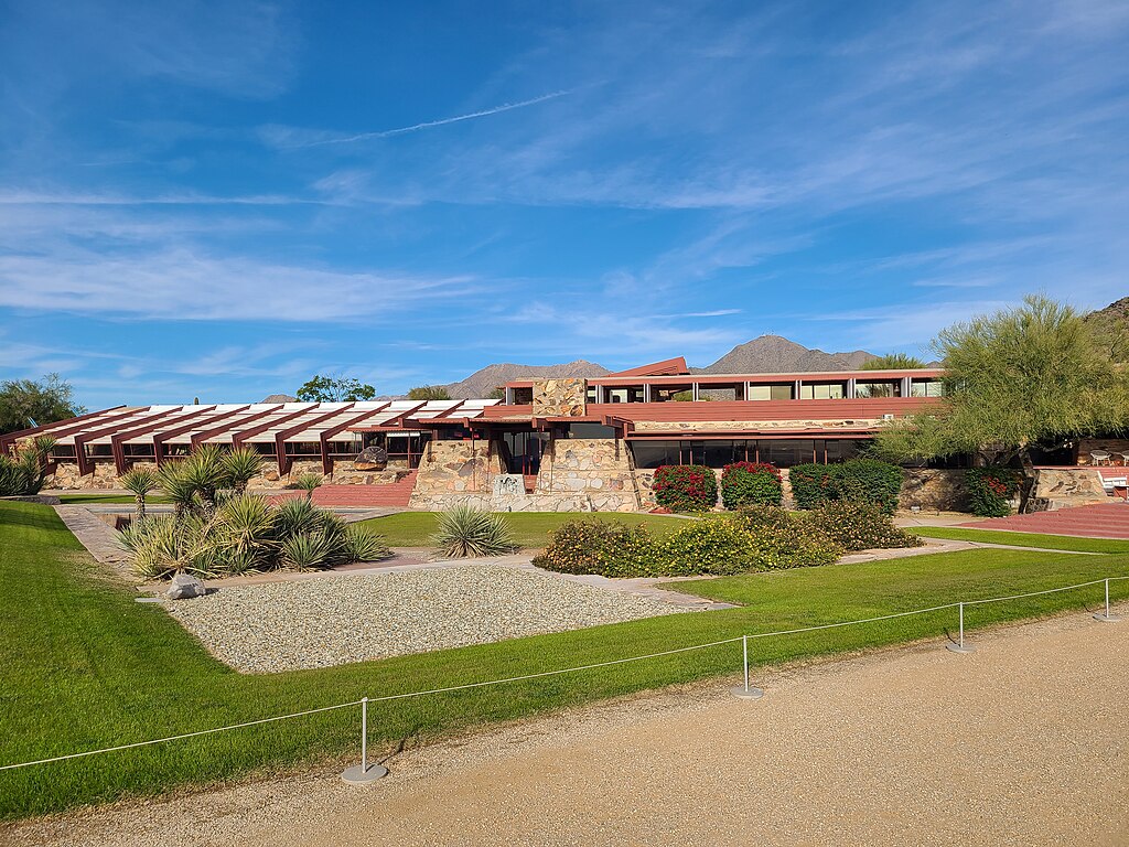 13 Best Places to Visit in Arizona / Taliesin West