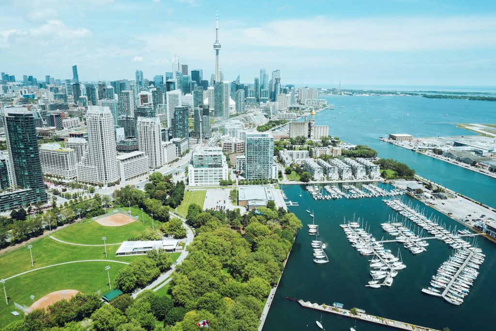 Canada Tours From USA / Toronto, Canada